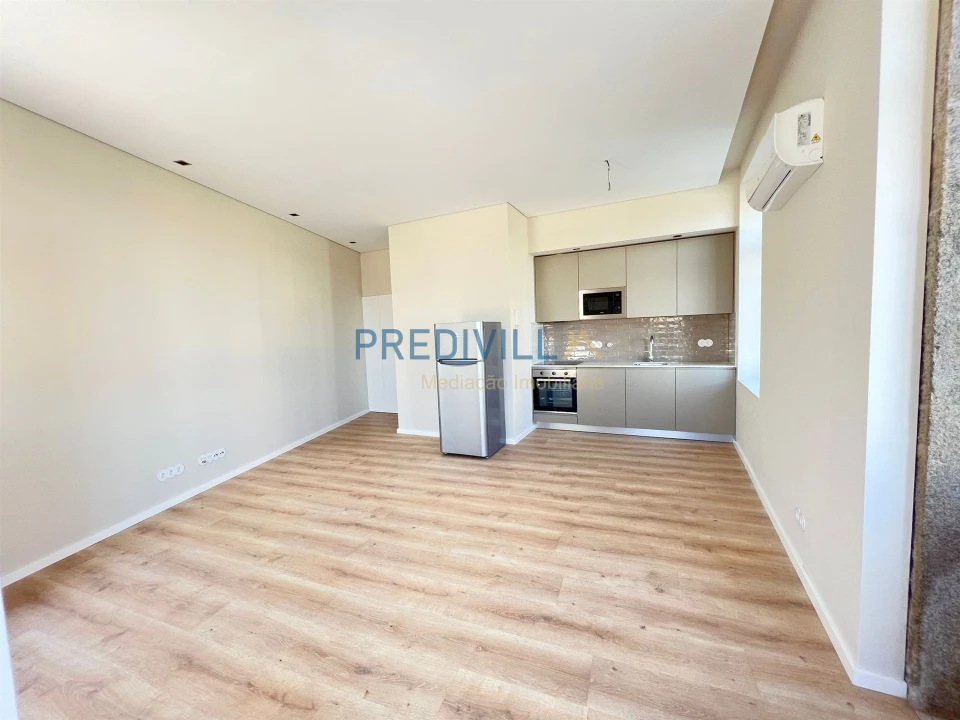 Apartamento T1 para Arrendamento em Azurara Foto 3