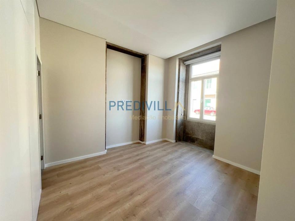 Apartamento T1 para Arrendamento em Azurara Foto 18
