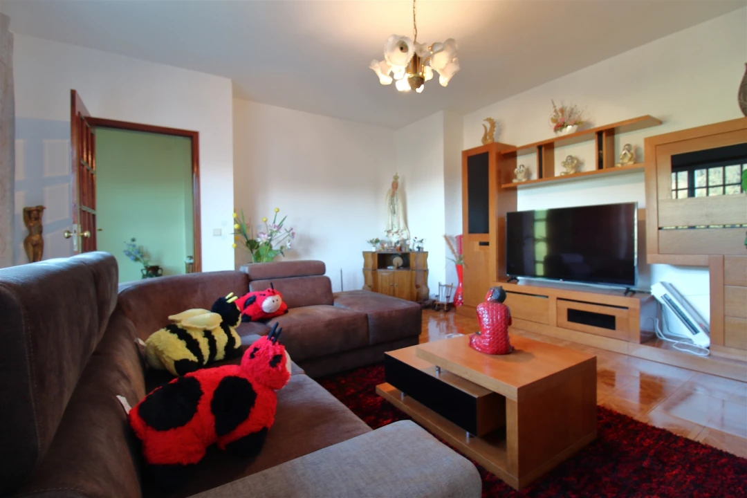 Moradia T3 para Venda em Santa Maria de Sardoura Foto 8