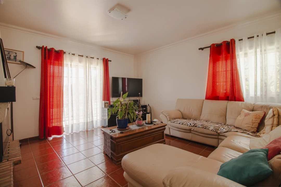 Moradia T4 para Venda em Leiria, Pousos, Barreira e Cortes Foto 4