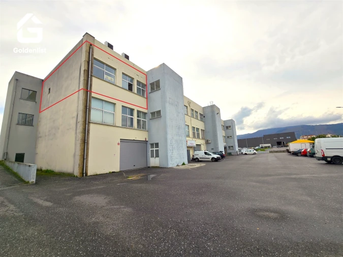 Loja para Venda em Fundão, Valverde, Donas, A. Joanes, A. Nova Cabo Foto 1