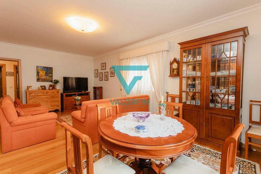 Moradia T4 para Venda em Leiria, Pousos, Barreira e Cortes Foto 5