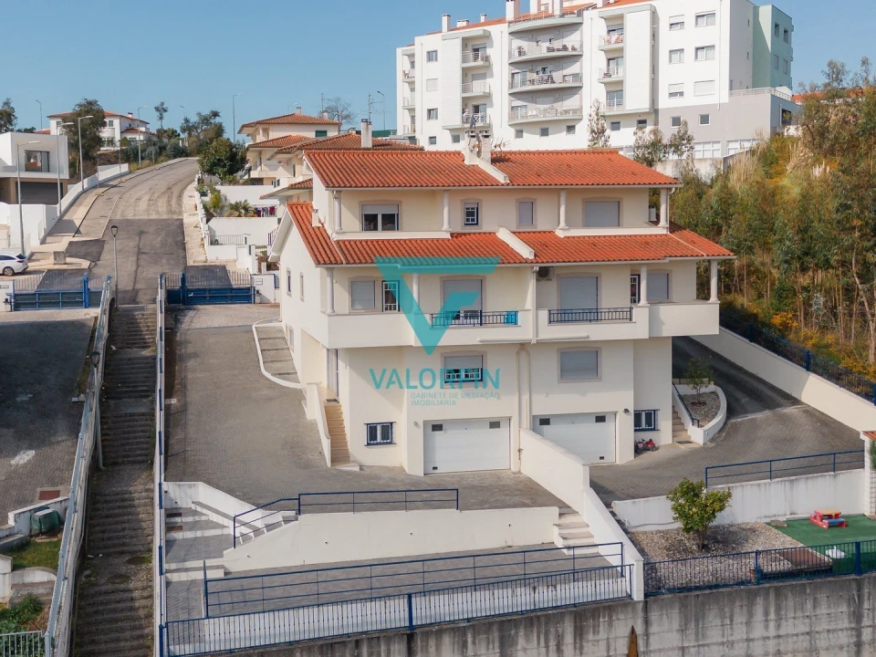 Moradia T4 para Venda em Leiria, Pousos, Barreira e Cortes Foto 2