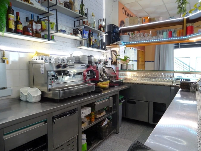 Negócio para Arrendamento em São Pedro da Cadeira Foto 2