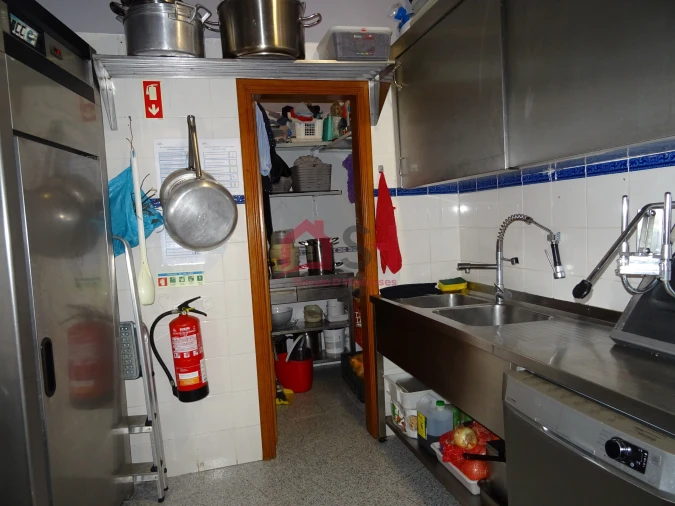 Negócio para Arrendamento em São Pedro da Cadeira Foto 13