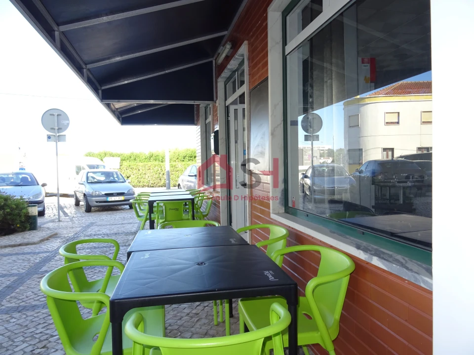 Negócio para Arrendamento em São Pedro da Cadeira Foto 2