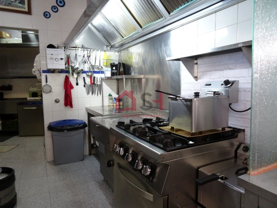 Negócio para Arrendamento em São Pedro da Cadeira Foto 7