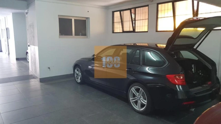 Negócio para Venda em Ramalde Foto 3