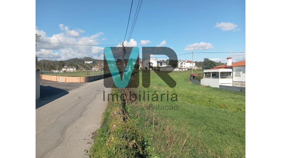 Terreno para Venda em Vilarinho das Cambas Foto 9