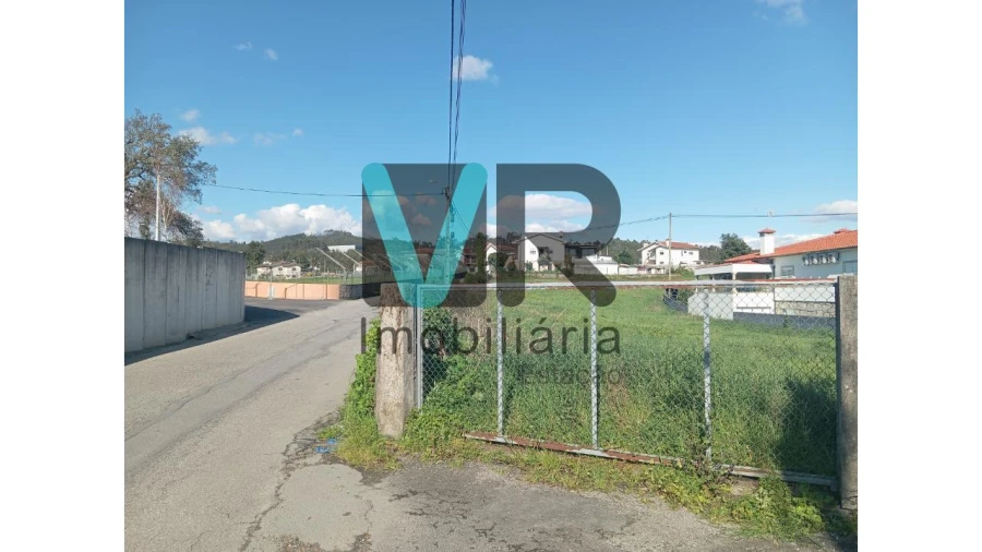 Terreno para Venda em Vilarinho das Cambas Foto 13