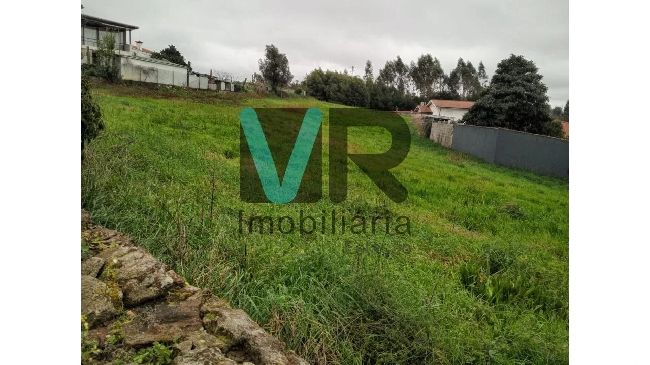 Terreno para Venda em Vilarinho das Cambas Foto 3