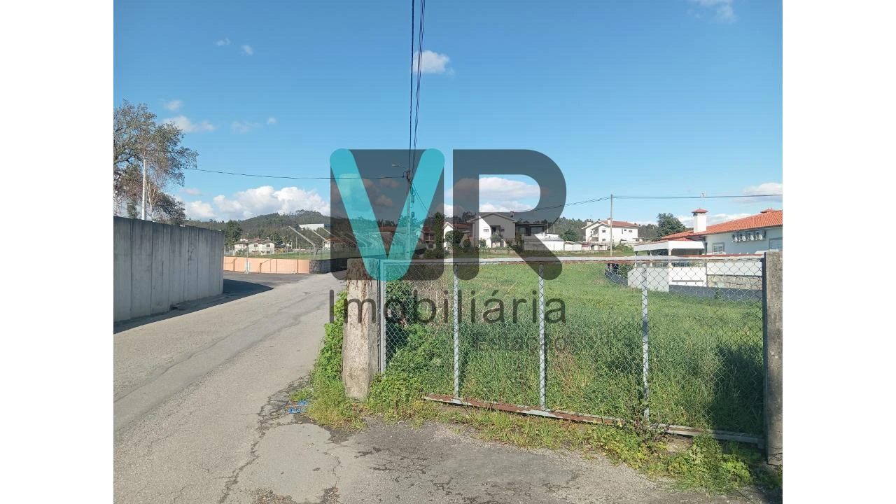 Terreno para Venda em Vilarinho das Cambas Foto 13