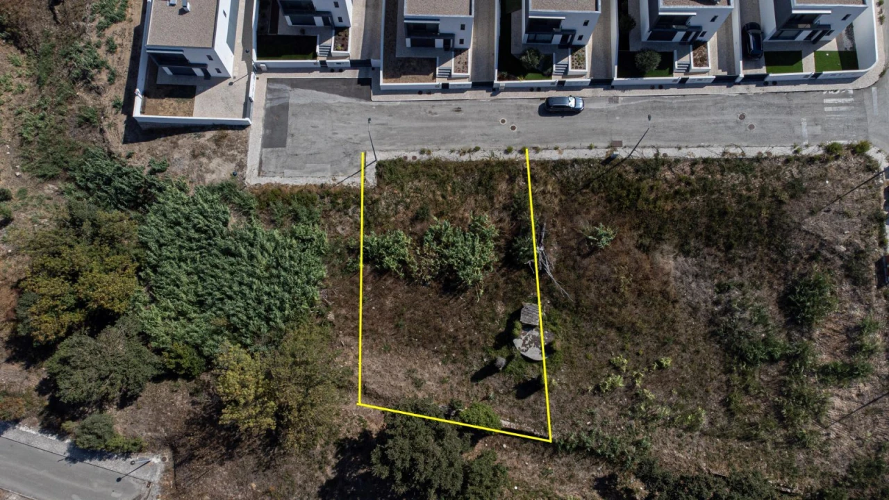 Terreno para Venda em Alenquer (Santo Estêvão e Triana) Foto 1