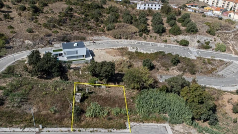 Terreno para Venda em Alenquer (Santo Estêvão e Triana)