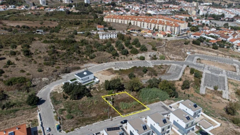 Terreno para Venda em Alenquer (Santo Estêvão e Triana)