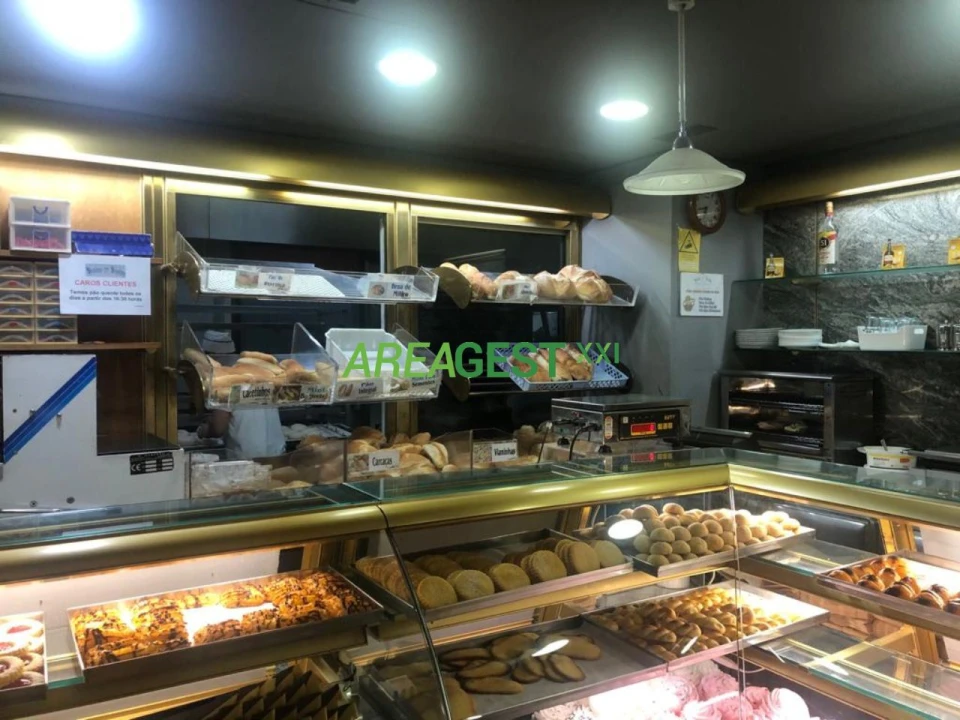 Loja para Venda em Santo António dos Cavaleiros e Frielas Foto 4