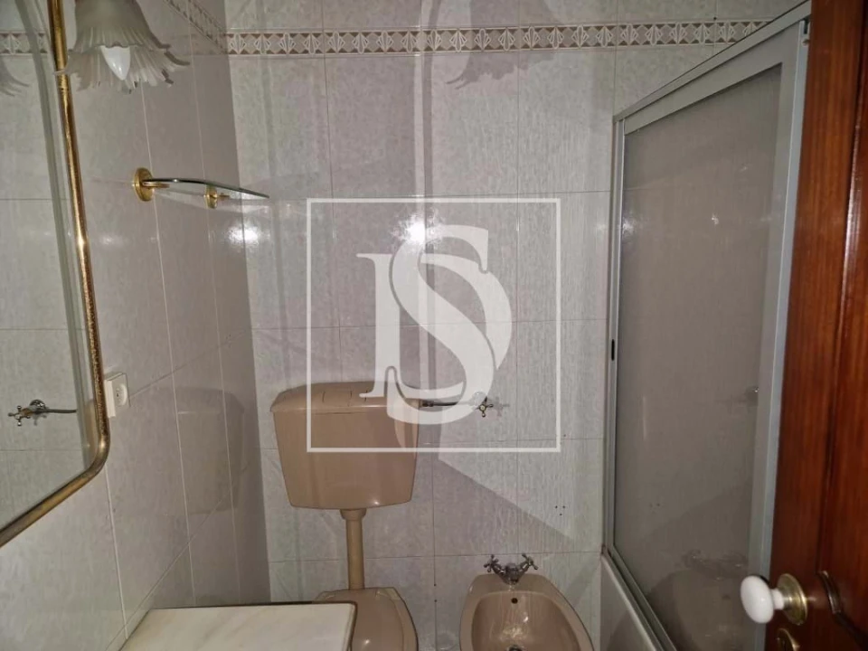 Apartamento T2 para Venda em Pontinha e Famões Foto 16