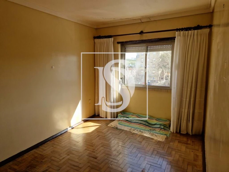 Apartamento T2 para Venda em Pontinha e Famões Foto 11