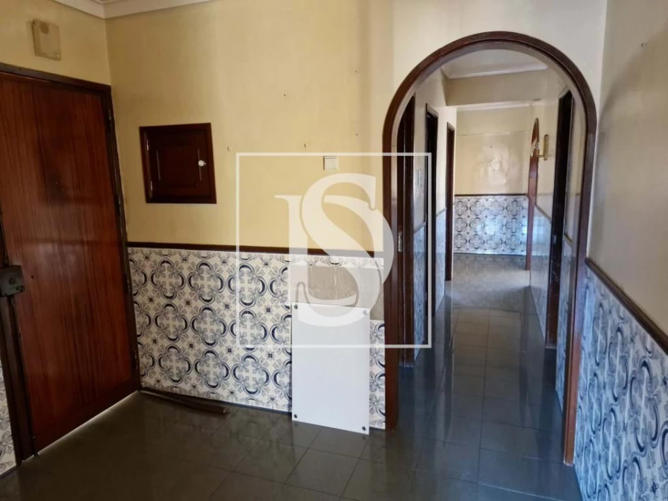 Apartamento T2 para Venda em Pontinha e Famões Foto 9
