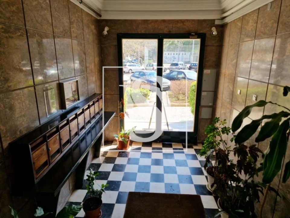 Apartamento T2 para Venda em Pontinha e Famões Foto 33