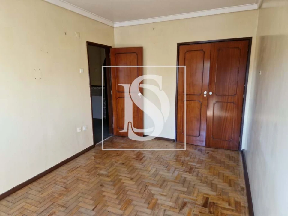 Apartamento T2 para Venda em Pontinha e Famões Foto 12