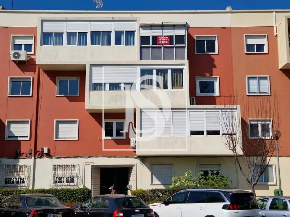 Apartamento T2 para Venda em Pontinha e Famões Foto 35