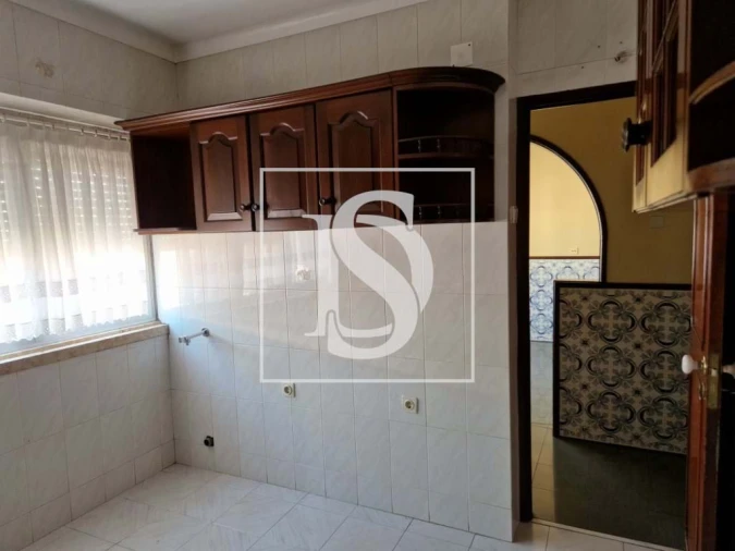 Apartamento T2 para Venda em Pontinha e Famões Foto 29