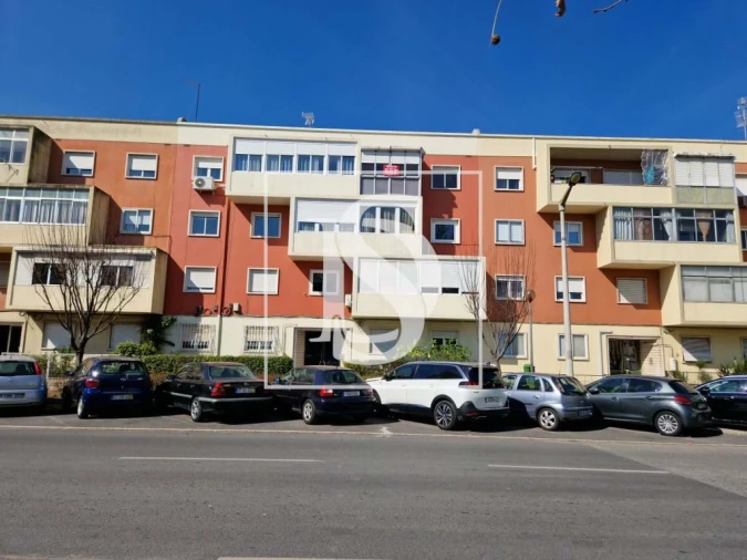 Apartamento T2 para Venda em Pontinha e Famões Foto 34