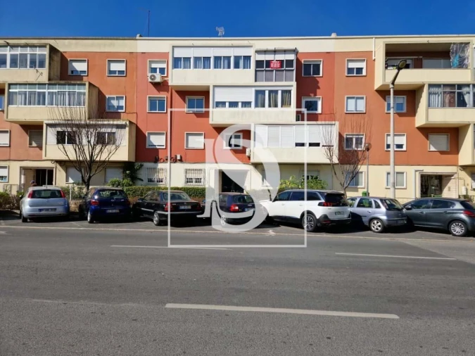 Apartamento T2 para Venda em Pontinha e Famões Foto 38