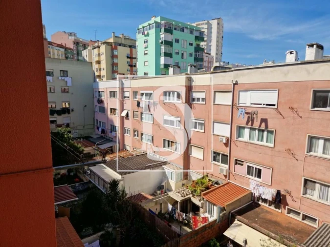 Apartamento T2 para Venda em Pontinha e Famões Foto 26