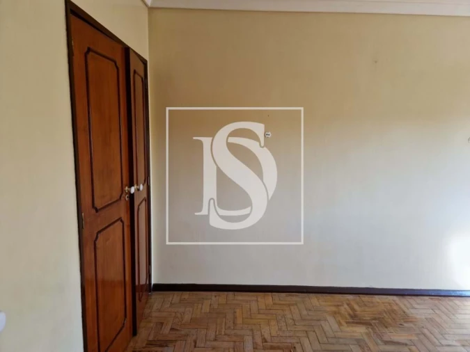 Apartamento T2 para Venda em Pontinha e Famões Foto 10