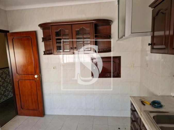 Apartamento T2 para Venda em Pontinha e Famões Foto 31