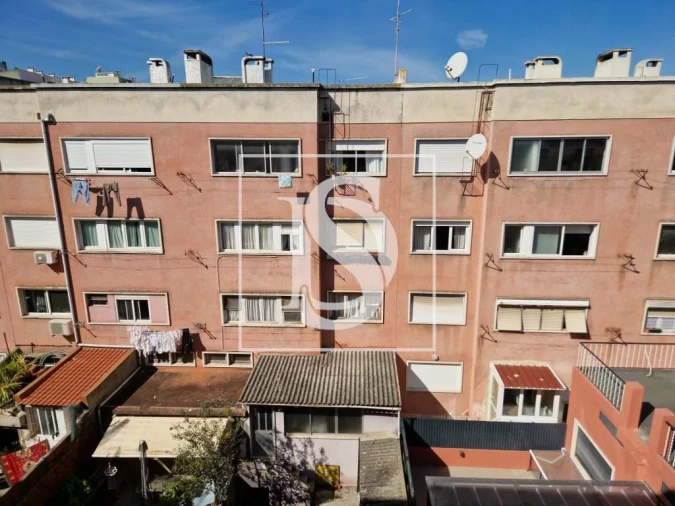 Apartamento T2 para Venda em Pontinha e Famões Foto 24