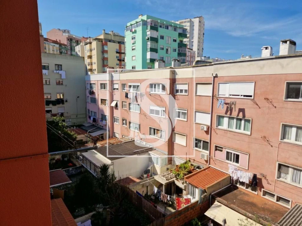 Apartamento T2 para Venda em Pontinha e Famões Foto 26