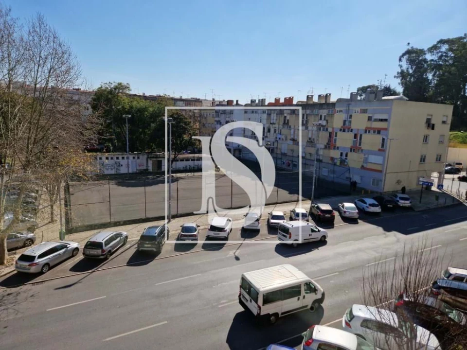 Apartamento T2 para Venda em Pontinha e Famões Foto 8