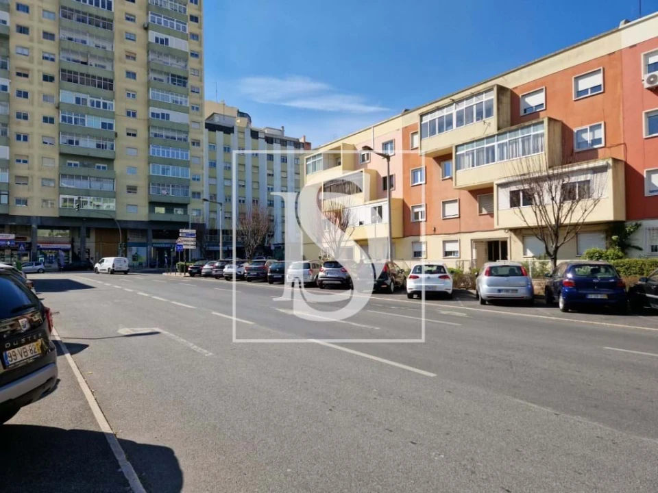 Apartamento T2 para Venda em Pontinha e Famões Foto 36