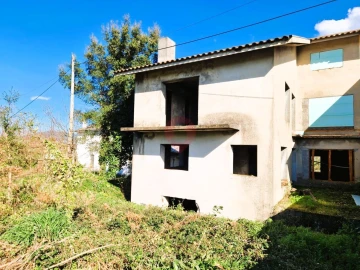 Moradia T3 para Venda em Mazedo e Cortes