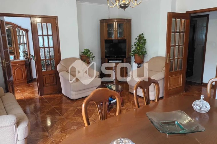 Moradia T3 para Venda em Quinchães Foto 11