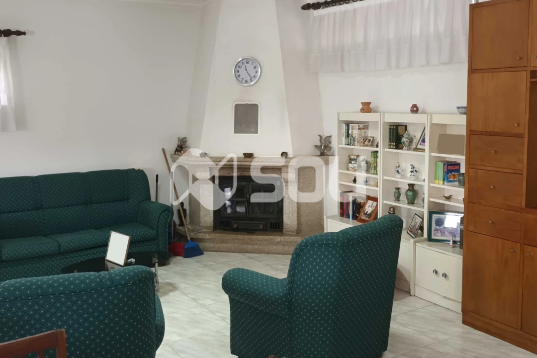 Moradia T3 para Venda em Quinchães Foto 10