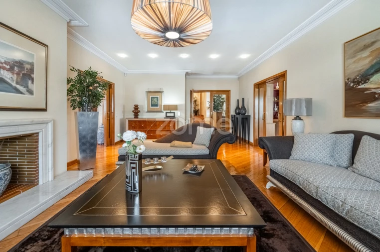 Moradia T4 para Venda em Pedrouços Foto 10