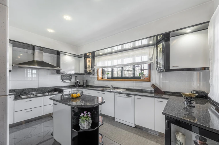 Moradia T4 para Venda em Pedrouços Foto 15