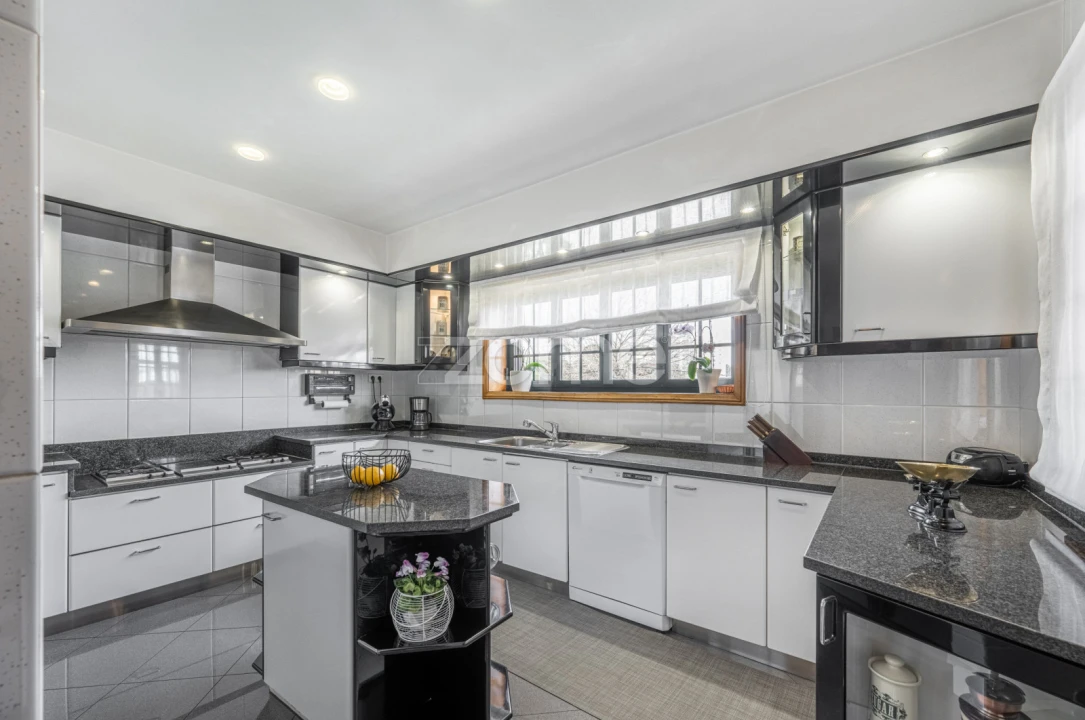 Moradia T4 para Venda em Pedrouços Foto 15