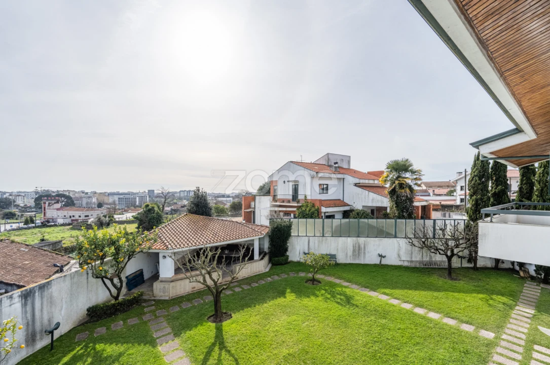 Moradia T4 para Venda em Pedrouços Foto 3