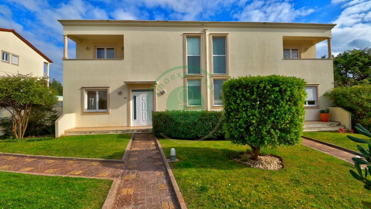 Moradia T4 para Venda em Buarcos Foto 1