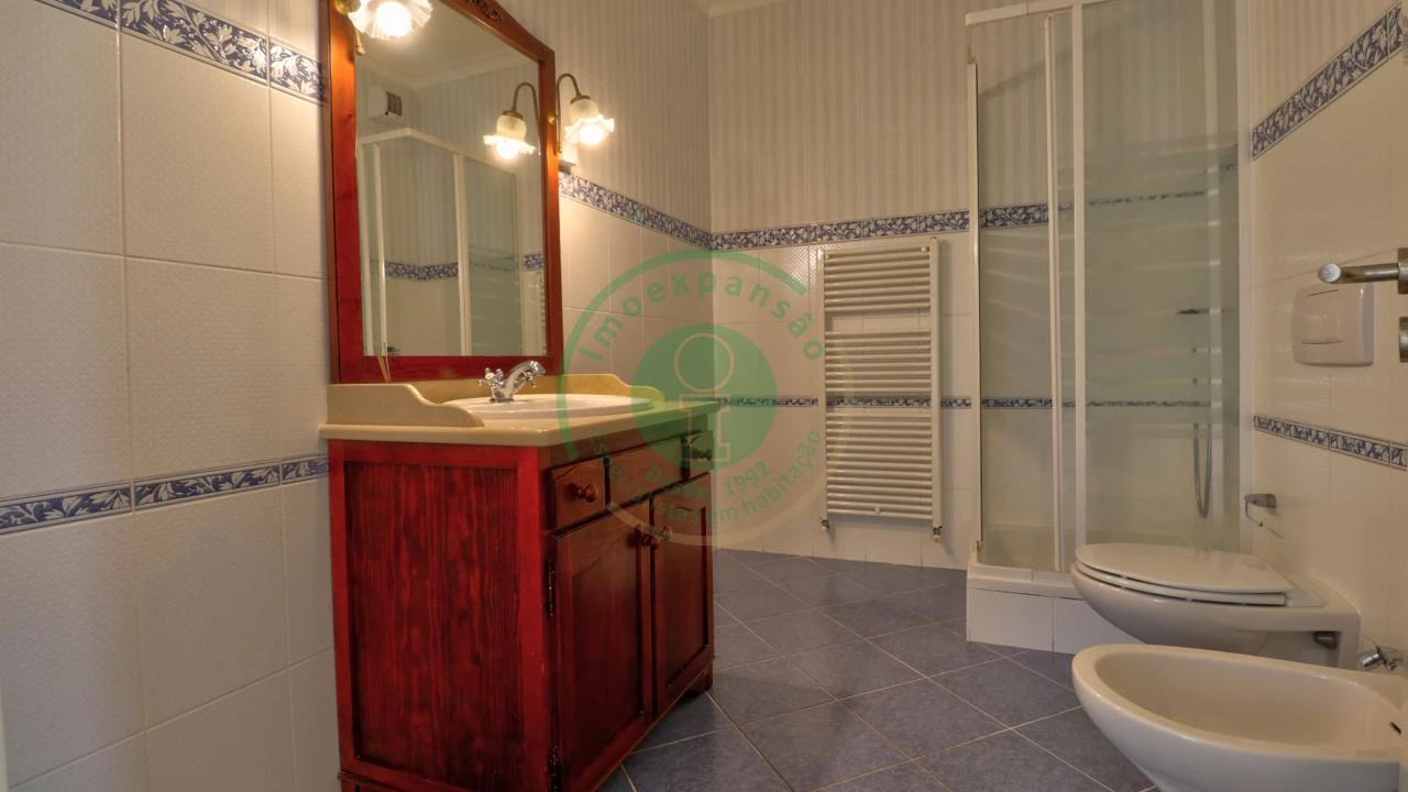 Moradia T4 para Venda em Buarcos Foto 17