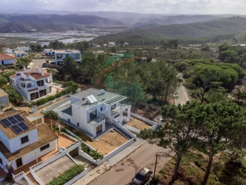 Moradia T4 para Venda em Aljezur