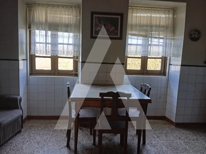 Moradia T3 para Venda em São João do Monte e Mosteirinho Foto 1