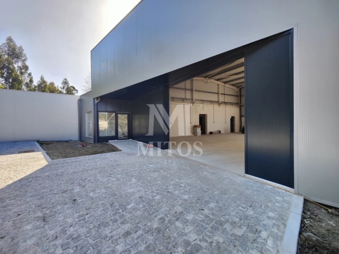 Armazém para Arrendamento em Mujães Foto 3