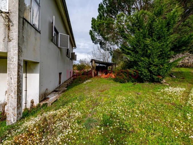 Moradia T3 para Venda em Casas do Soeiro Foto 4