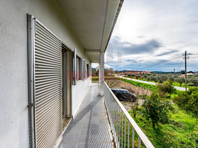 Moradia T3 para Venda em Casas do Soeiro Foto 5